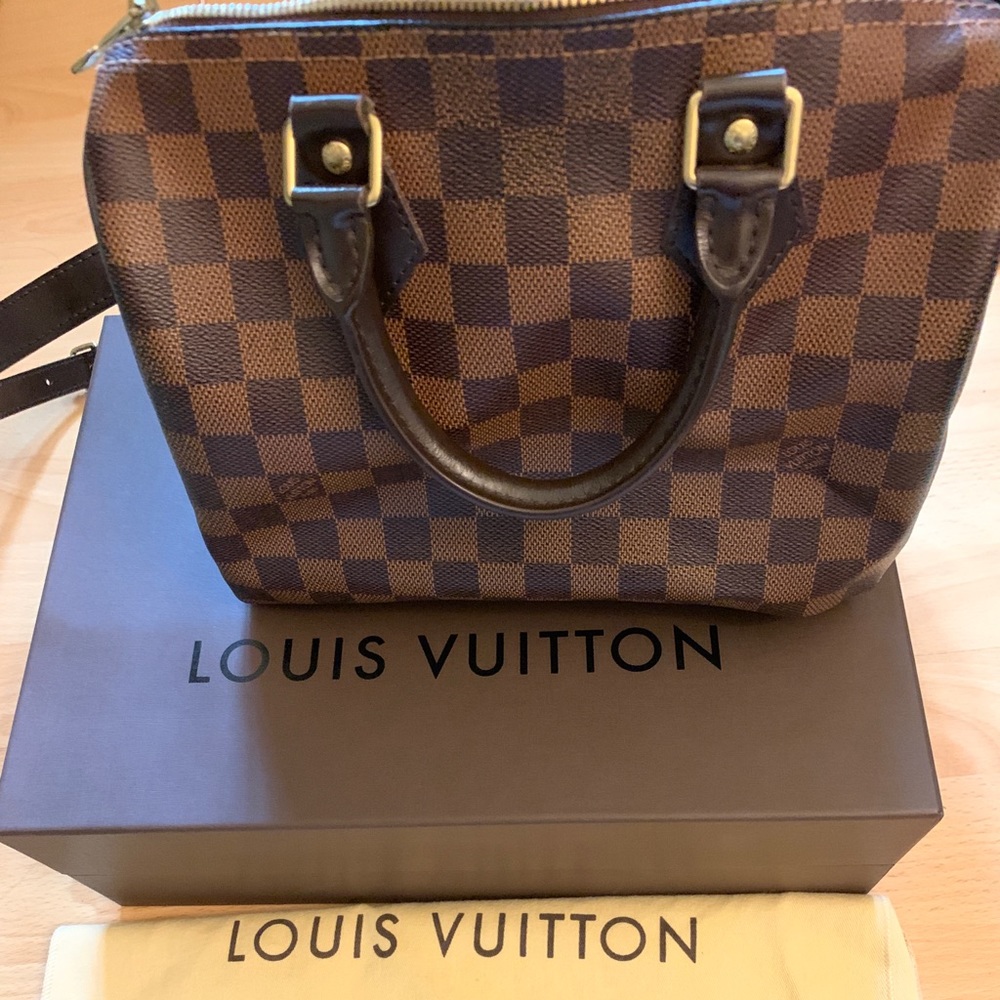 Authentic Louis Vuitton Speedy Bandouliere 25